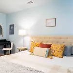 Blue, You\'Re My Boy Germantown 1 Bedroom Apartment