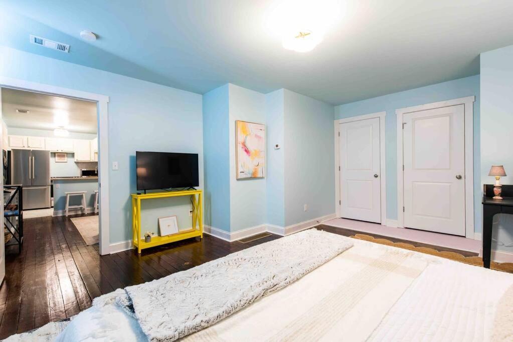 Blue, You're My Boy Germantown 1 Bedroom *