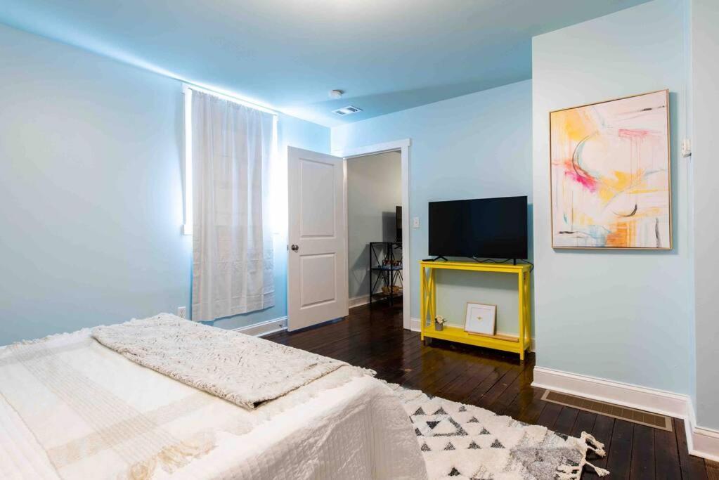 Blue, You're My Boy Germantown 1 Bedroom * Louisville
