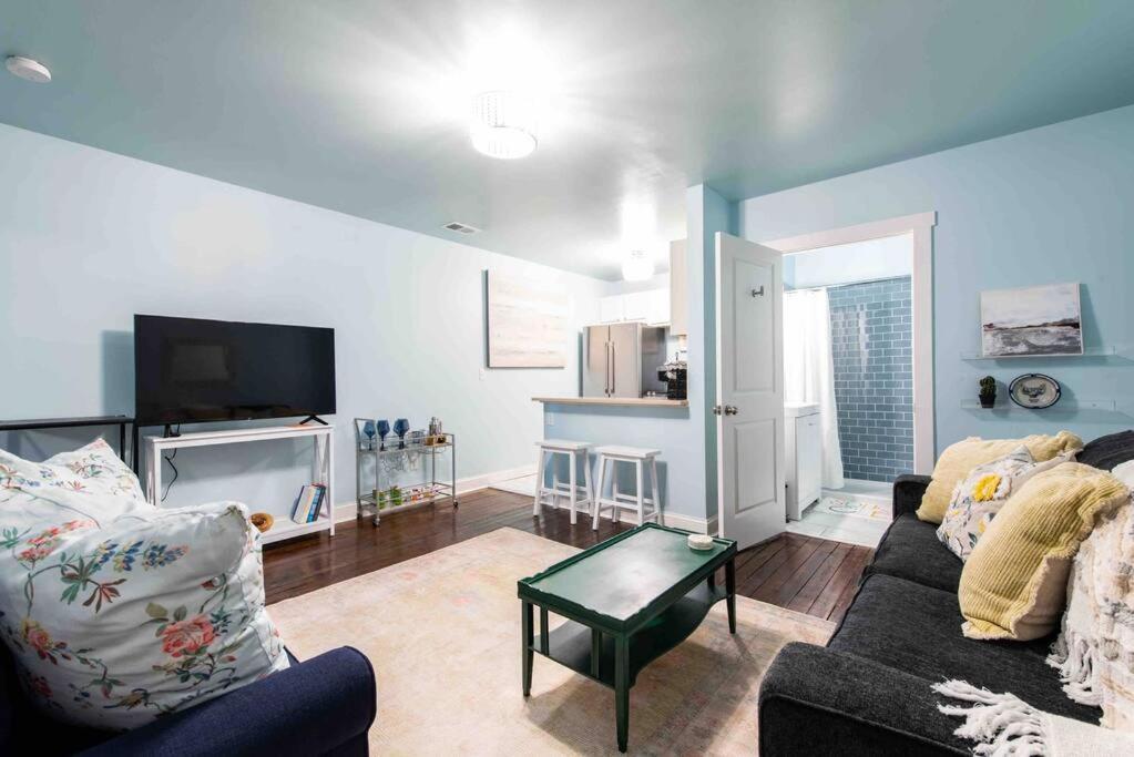 Apartment Blue, You're My Boy Germantown 1 Bedroom *